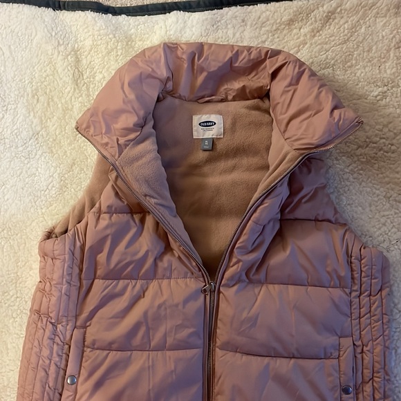Old Navy Pink Puffer Vest - Picture 3 of 5